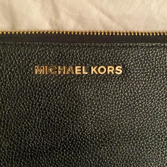 Micheal Kors clutch black - Picture 2 of 4